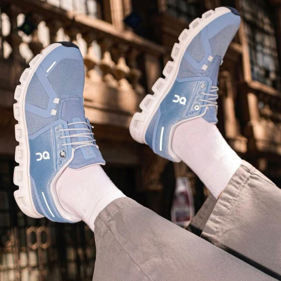 On Cloud 6 Chambray White