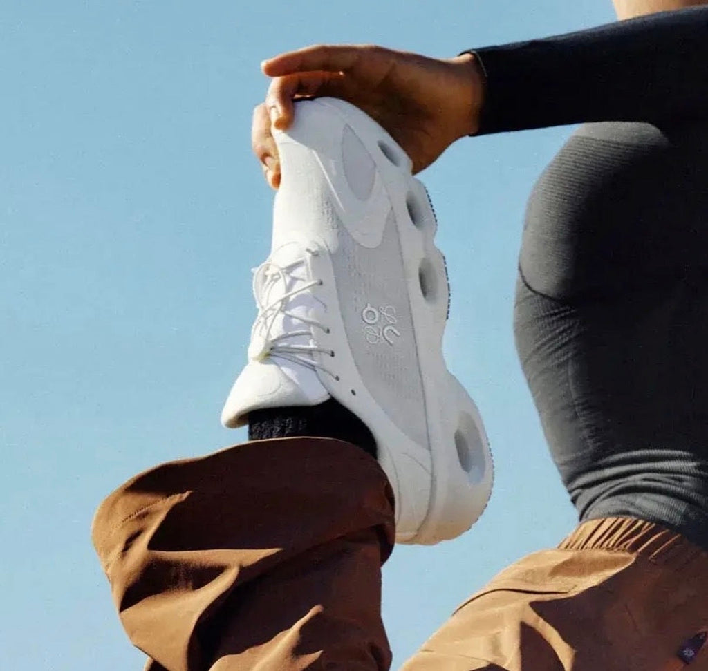 On Running Cloudsolo LOEWE White Light Grey