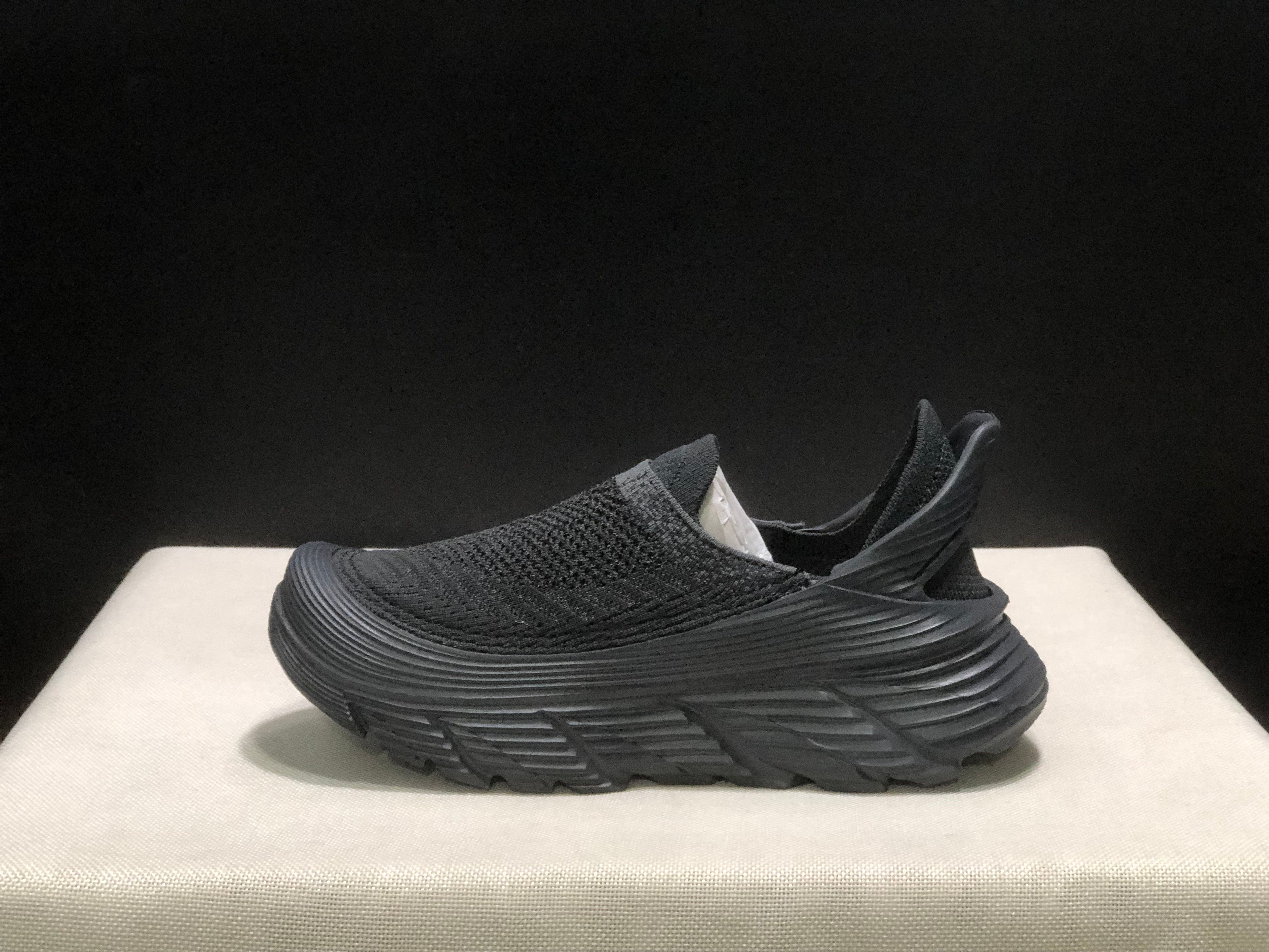 HOKA ONE ONE Restore TC